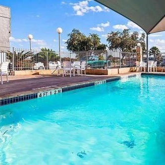 Travelodge by Wyndham San Antonio Downtown Northeast Thumbnail