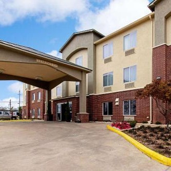 Comfort Inn and Suites Fredericksburg Thumbnail