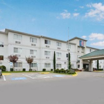 Motel 6 Dallas - North Thumbnail