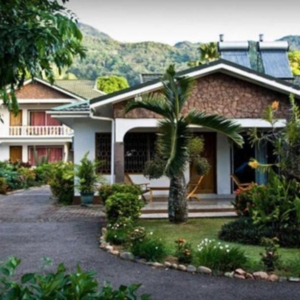 Villa de Roses Thumbnail