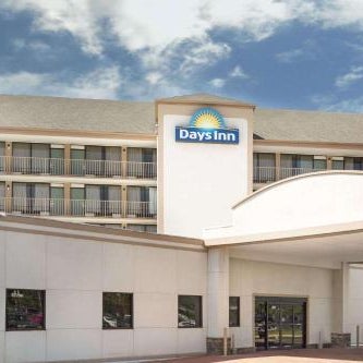 Days Inn by Wyndham Columbus-North Fort Moore Thumbnail