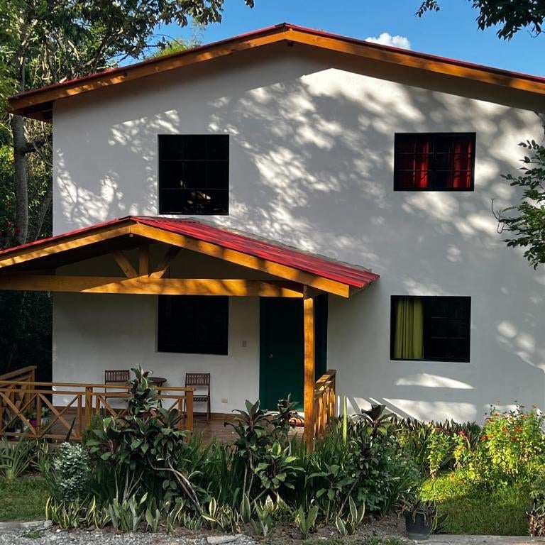 Villa unter Palmen