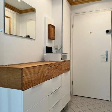 Convenient 3-BR Shared Apt, 15 Min to Landstraße Hub Thumbnail