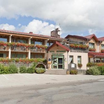 Hôtel Restaurant Etoile des Neiges Piscine Jacuzzi Sauna Massage Salle de Jeux