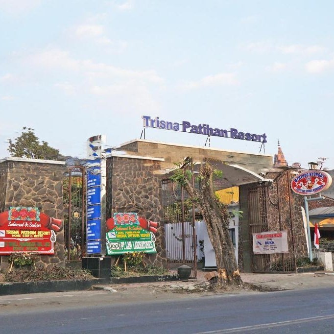 Super OYO 92965 Trisna Patihan Resort Thumbnail