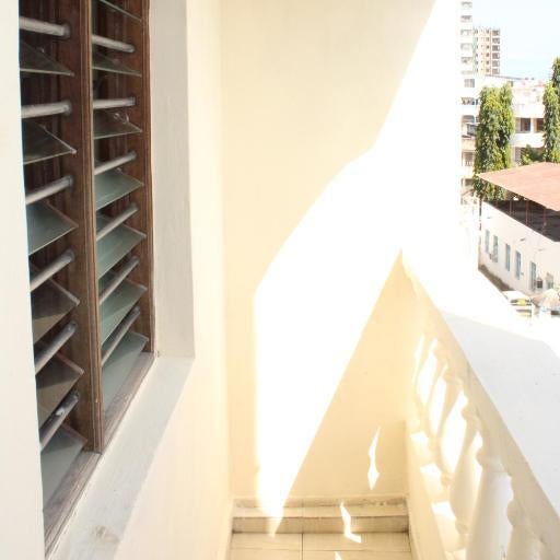 Gee's Hidden Gem Apartment in Mombasa CBD - Parking Thumbnail