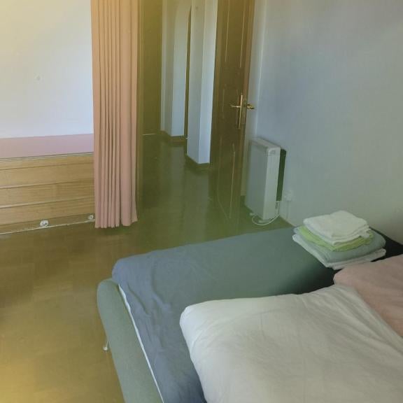 Comfy room near Metro Thumbnail