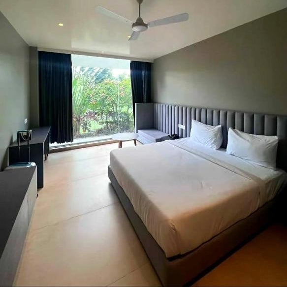The Democracy Hotel & Resorts