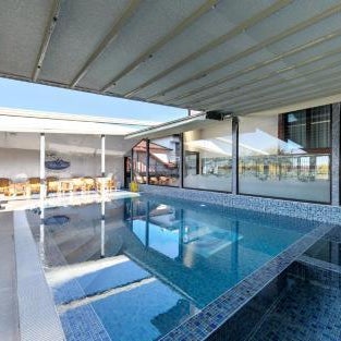 Complex Koko Hills Thumbnail