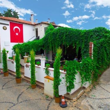 Ados Hotel
