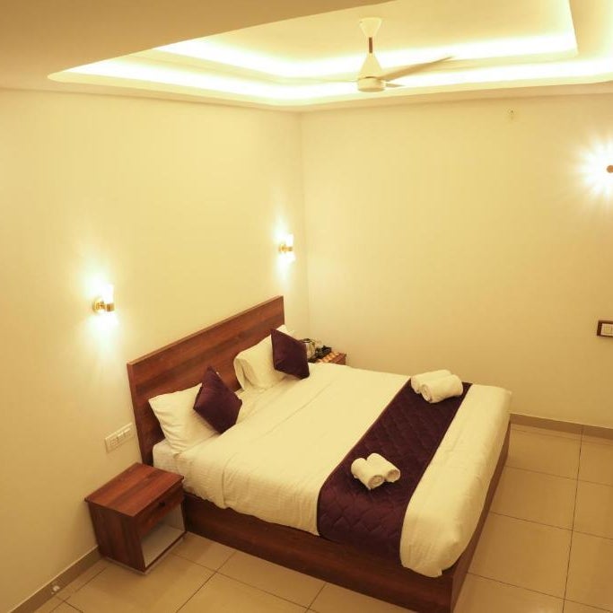 Pooram Tourist Home