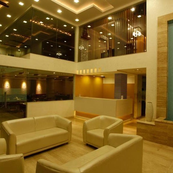 Hotel Crown Palace
