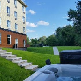 Super 8 by Wyndham Mont Laurier
