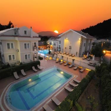 Sea Breeze Hotel and Apartments