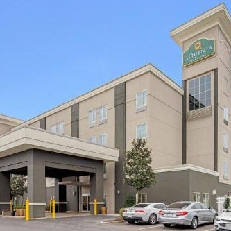 La Quinta Inn & Suites by Wyndham Gonzales LA