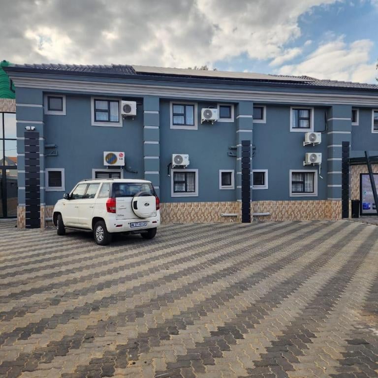 Duplessis Lodge Thumbnail