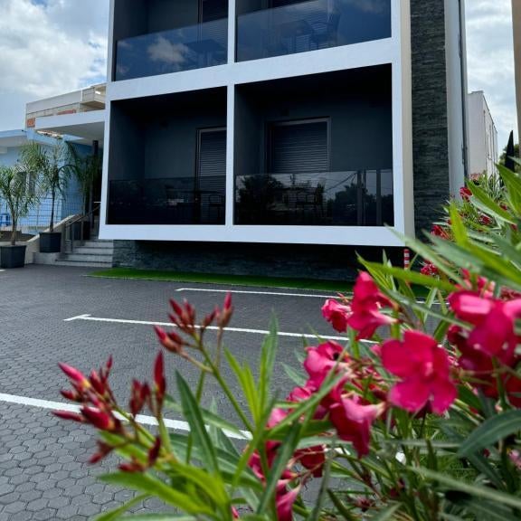 Kevin's ApartHotel