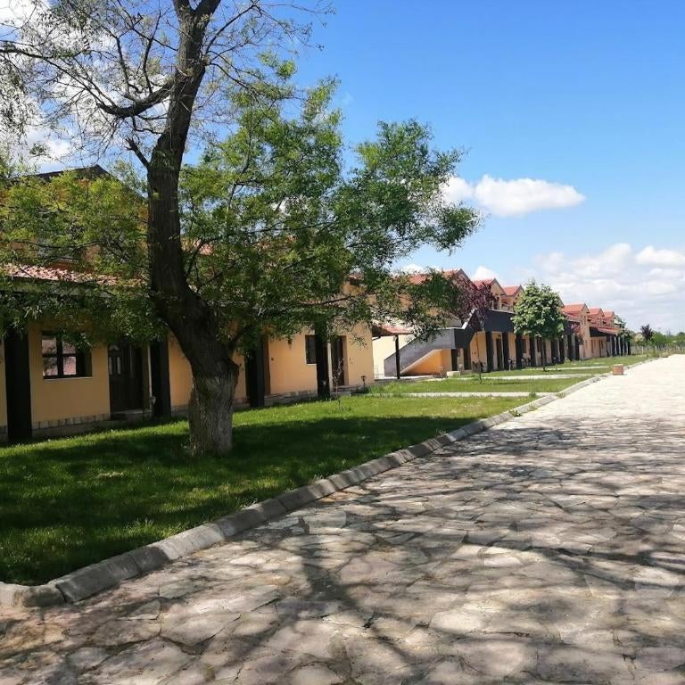 QUEEN MARIA Apartments Thumbnail