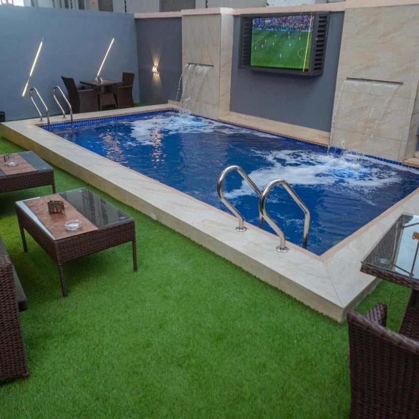 Hadmof Hotel and Suites