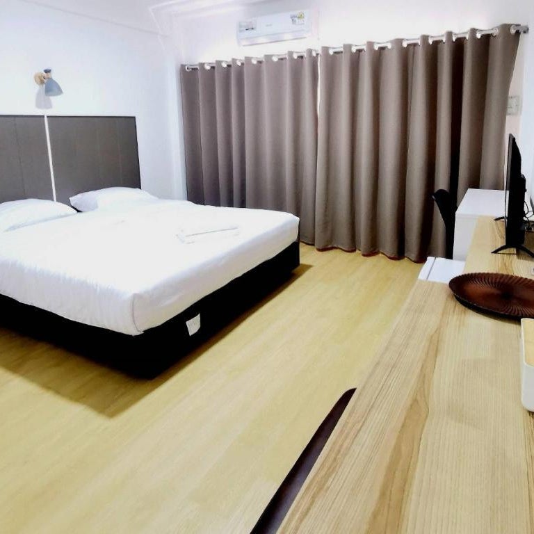 RATANASIRI HOTEL