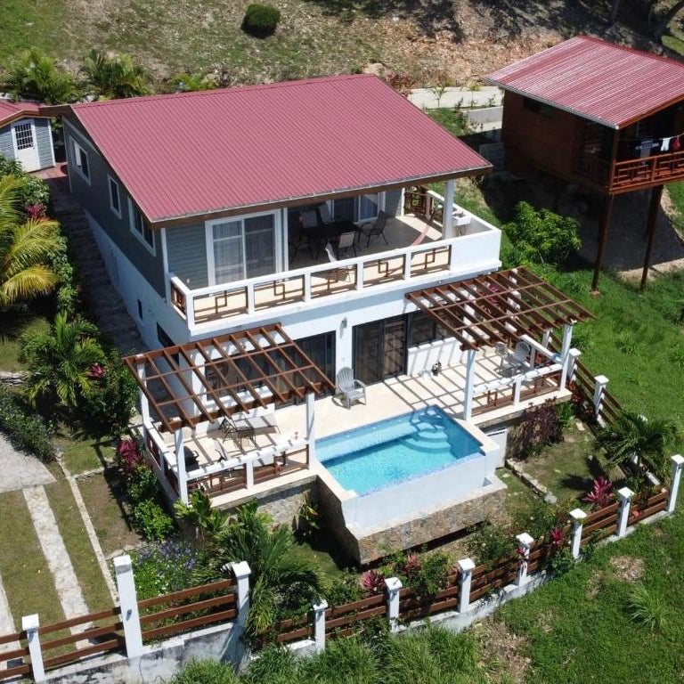 La Casa Gris Thumbnail