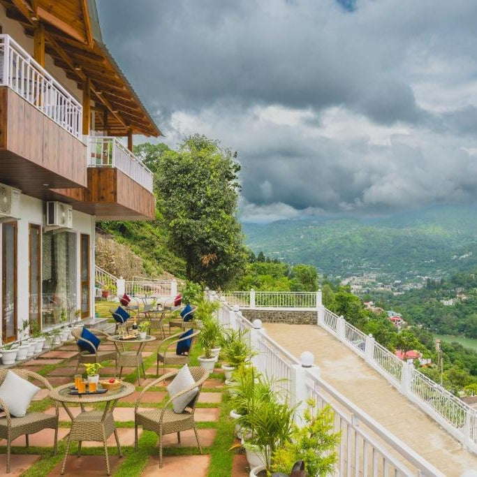 Navya Stays - Stay Above the Lake