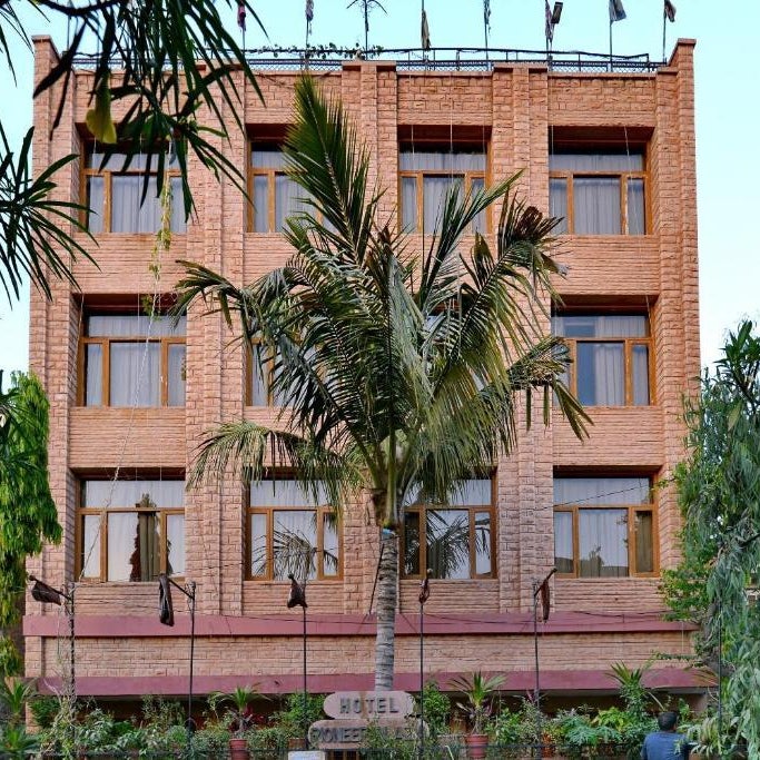 Collection O Rai Ka Bagh Near Railway Station Formerly Pioneer Plaza