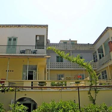 Apartment and Rooms Angela