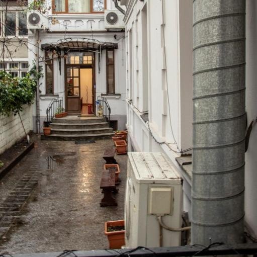 Happy Accomodation Thumbnail