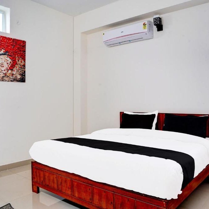 Super Hotel O MAZENTA PALACE
