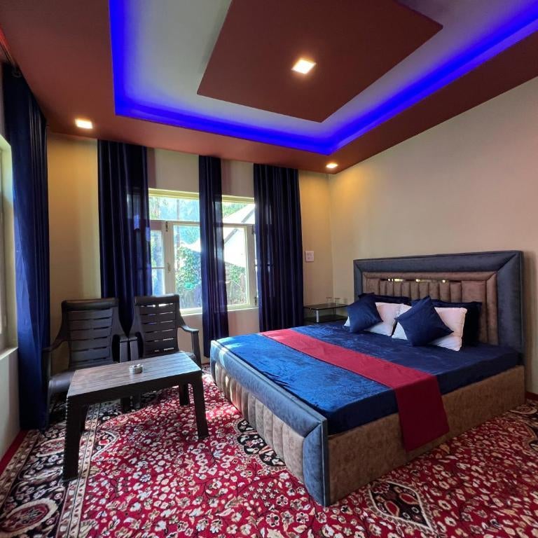 ARYAN GRAND PALACE Hotel and veg Restaurant