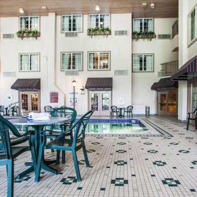 Comfort Suites Milwaukee Airport Thumbnail