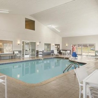 Country Inn & Suites by Radisson, Platteville, WI Thumbnail