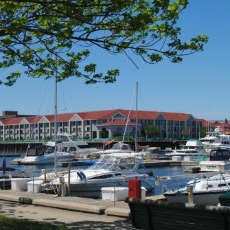 DoubleTree by Hilton Racine Harbourwalk Thumbnail