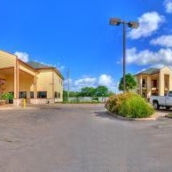 Lone Star Inn and Suites Victoria Thumbnail