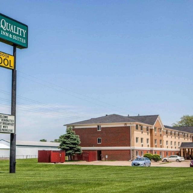 Quality Inn & Suites Davenport near I-80 Thumbnail