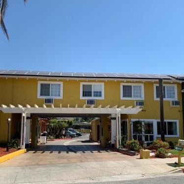 Sandyland Reef Inn Thumbnail
