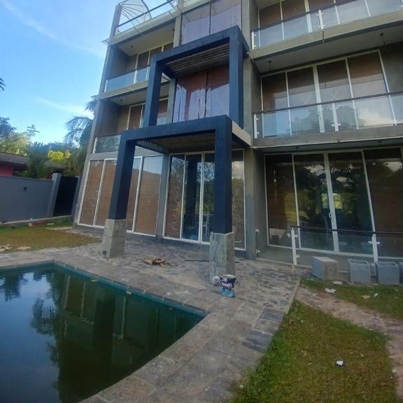 The Quale Villa Thumbnail