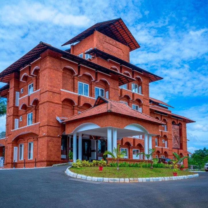 Kumbanad Heritage Hotel