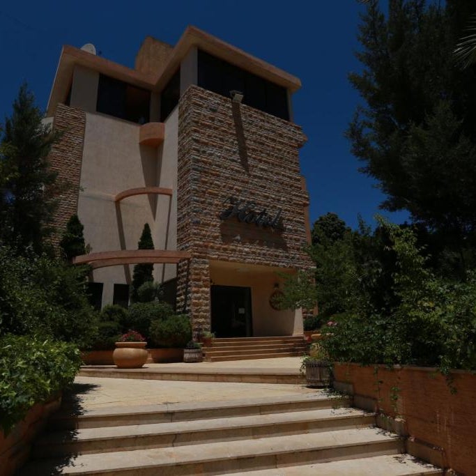 Hotel and Restaurant Shallalat Anjar