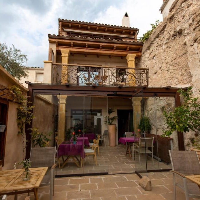 Hotel Boutique Poeta Jorge Manrique