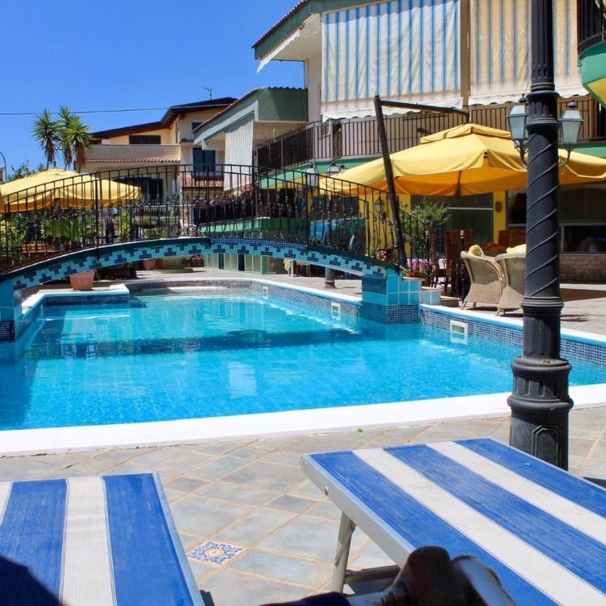 Hotel cappuccetto rosso Thumbnail