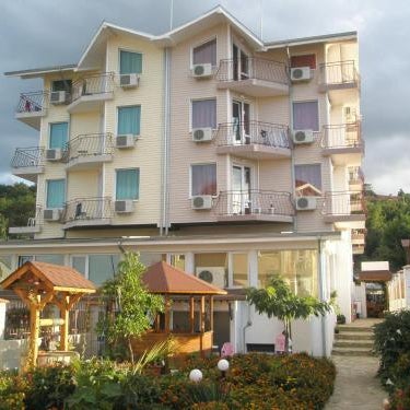 Hotel Morski Dar and Free parking