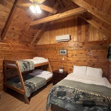 Cozy Cabin Hideaway near Smoky Mountains Thumbnail