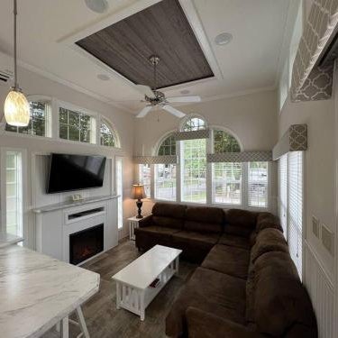 Lovely 1BR Cottage with Loft Thumbnail