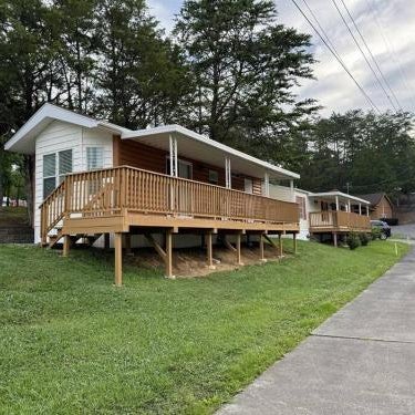 Luxury 2BR Model Home with Mountain Views Thumbnail
