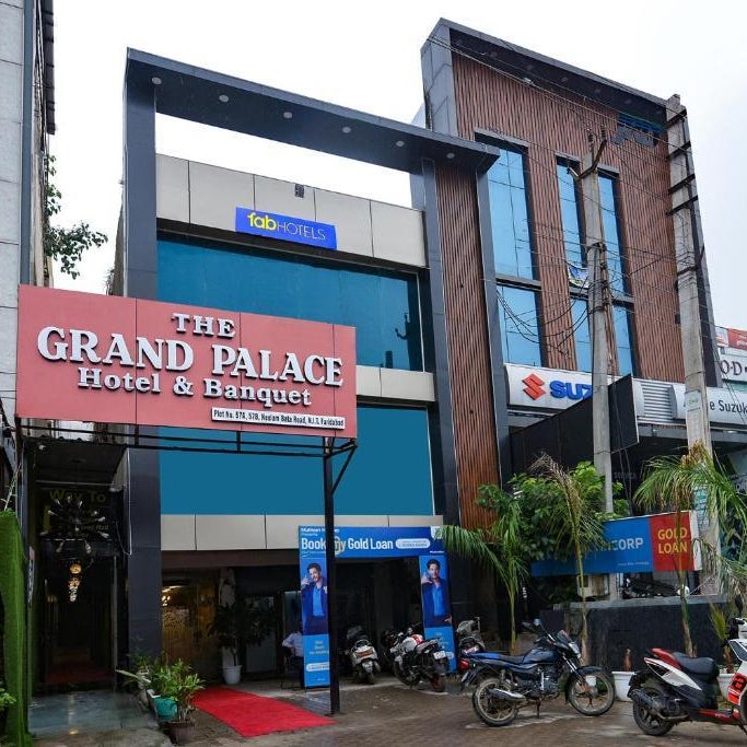 Via Grand Palace