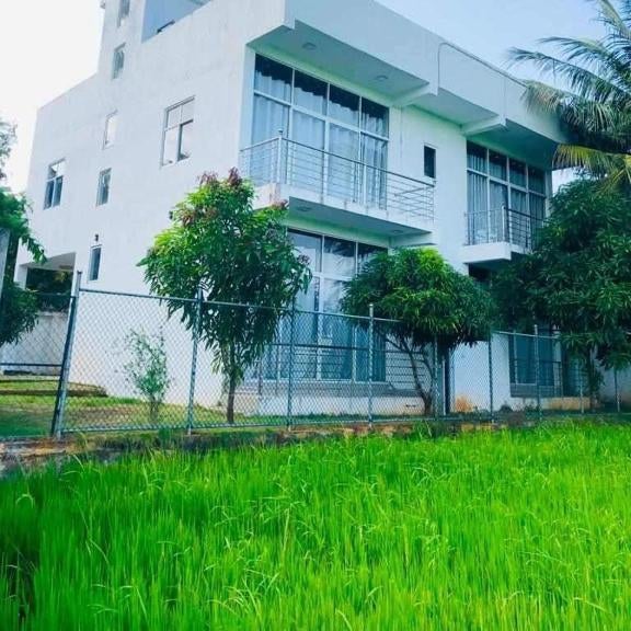 White House Yala