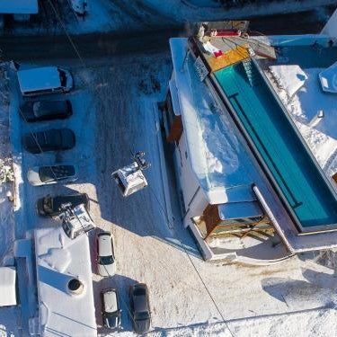Al Plan, A mountain moving hotel