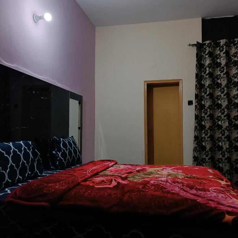 Family couple Hotel Thumbnail